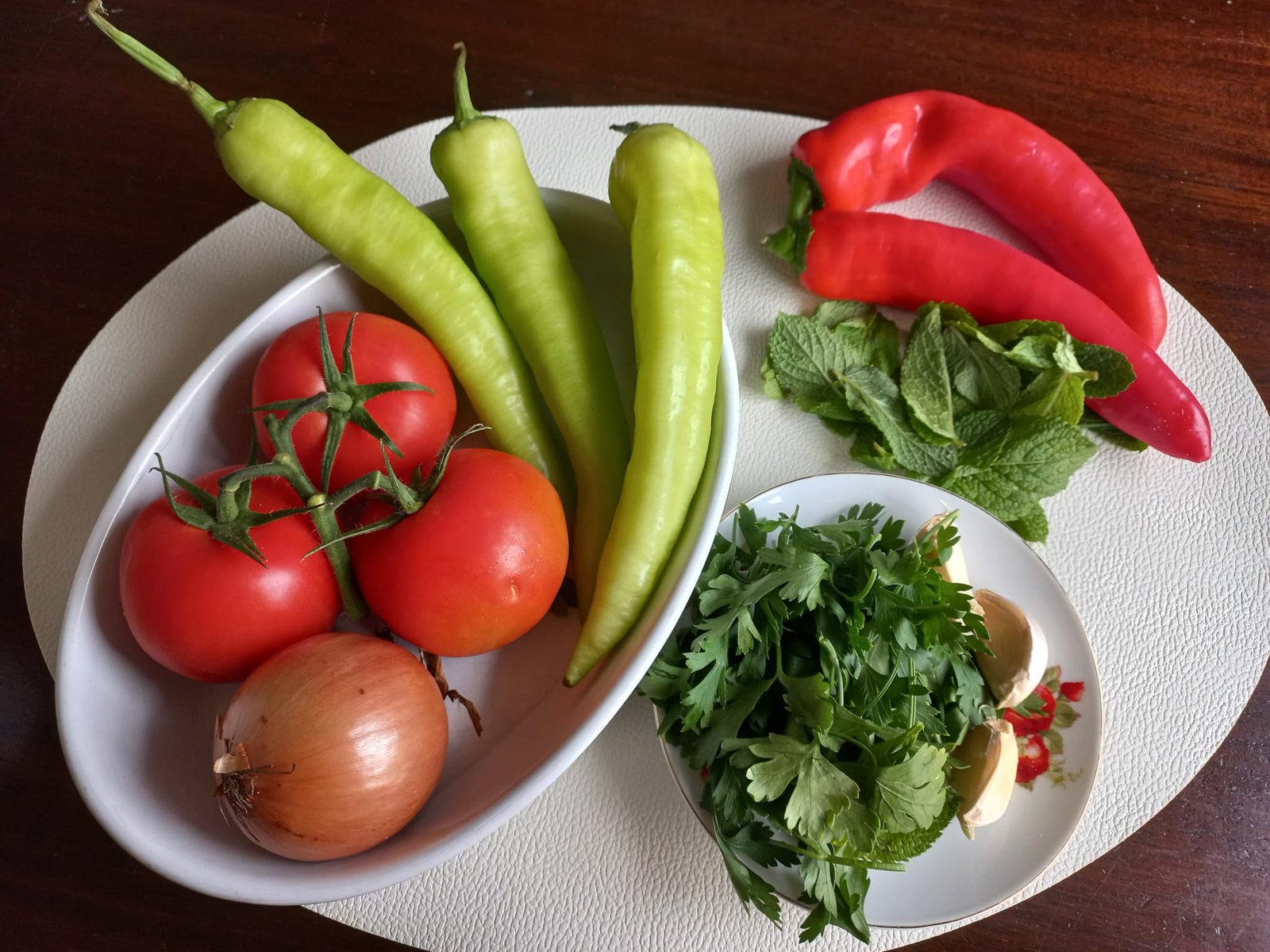 Acili Ezme, Pittige Turkse Dip - Lekker Turks Eten